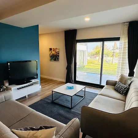 Appartement Bagla Denize Sifir Bahce Kat 2+1 Daire Bodrum